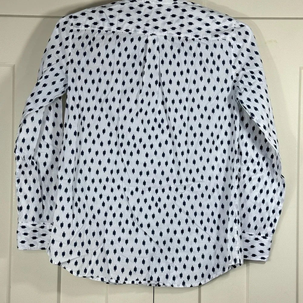 Banana Republic stylish button